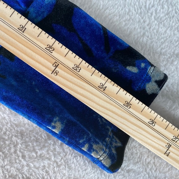 Chico's Boho Whimsigoth Dark Floral Velvet Top Women XL Dark Blue Puff Sleeve - Picture 8 of 9